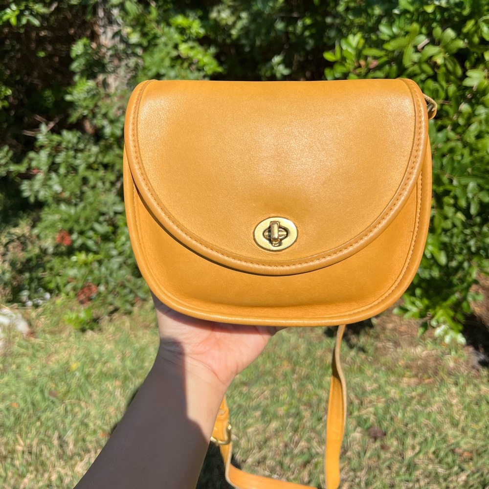 Vintage Coach Leather Watson 9981 Yellow Handbag Crossbody Purse Made in USA
